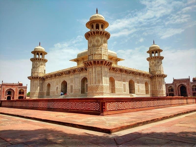 Tumba de Itimad-ud-Daulah en Agra